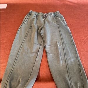Free People Sprint To The Finish Pants. Kelly Green. Large